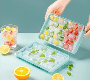 บล็อคน้ำแข็ง 1 แถม 1 แบบก้อนกลม จำนวน 33 ก้อน สินค้าลดราคา  เหมาะสำหรับหน้าร้อน น้ำแข็งเย็นชื่นใจ ทำน้ำแข็งแบบง่ายๆ