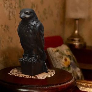 XYAX(XUNJIE) Retro Black Eagle Statue Resin Crafts Realistic Hawk Desk Ornament Funny Exquisite Animal Sculpture Home Office Garden Decor