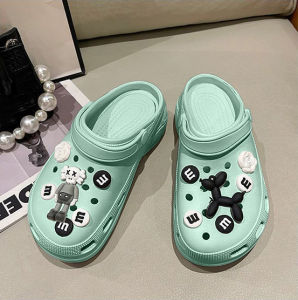 Xishop นิวส์ รองเท้าแตะแฟชั่นหัวโต ใส่สบาย ตัวติดการ์ตูนสุดดำขาว ลุคเรียบๆเก๋ๆ🌈 รองเท้าแตะหัวโต ใส่กับชุดไหนก็น่ารัก ปังเวอร์🌹