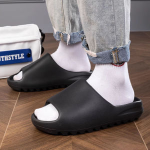 SQShop สินค้าพร้อมส่ง รองเท้าแตะลำลอง รุ่นนี้พื้นนิ่มใส่สบายแถมมาพร้อมดีไซน์สุดเท่ มีพร้อมส่ง 4 สี มีติดตู้ไว้ หยิบมาใช้ทุกวันแน่นอน