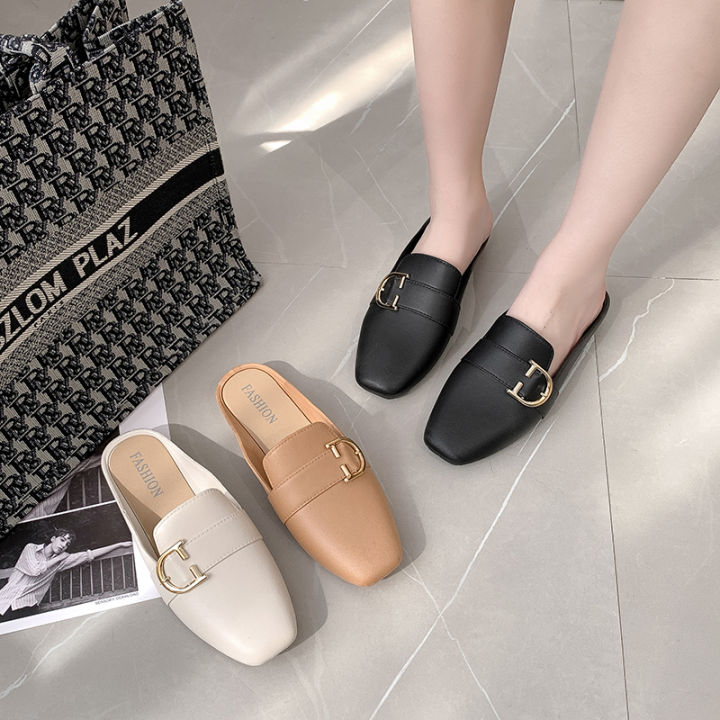 Closed shop flat shoes