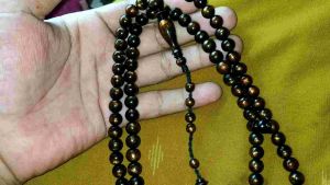 TASBIH TALI ARUS HITAM BERSERAT KUNING EMAS