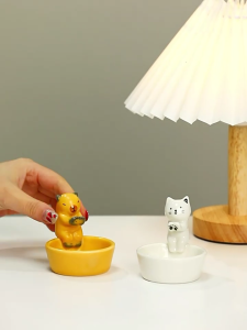 การ์ตูนคาปิบาร่าเซรามิกส์ที่ใส่อุ้งเท้าอบอุ่นโรแมนติกเชิงเทียนขาตั้งทีไลท์สัตว์ตกแต่งบ้านชิ้นกลาง