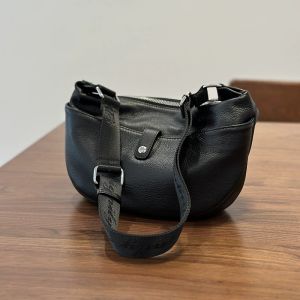 BeeGreen กระเป๋าหนังแท้หัวไหล่สำหรับผู้หญิงกระเป๋าสะพายแฟชั่นน้ำหนักเบากระเป๋าทรงเกี๊ยวลำลอง