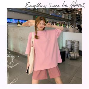 Tsion เสื้อยืดสีพื้น สีมินิมอลฉุดๆ ตกแต่งด้วยรูปยิ้มตรงอก เพิ่มความสดใส เปลี่ยนวันหมองๆ เป็นวันที่สดใสด้วยเสื้อตัวนี้เลย