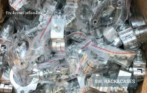 แคล้มอลูมิเนียม แคล้มอลูมิเนียมจับไฟพาร์ จับสปอร์ตไลท์ จับจอ LED ขนาดจับ 1.5-2 นิ้ว วัสดุอลูมิเนียม แข็งแรงได้มาตรฐาน สินค้าอยู่ไทย มีของพร้อมส่ง