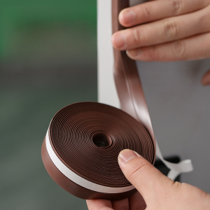 แถบปิดผนึกประตูคู่ แถบปิดผนึกกันลมลดเสียงรบกวนที่แข็งแกร่งสําหรับประตูและหน้าต่าง