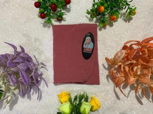 HIJAB KERUDUNG INSTAN JILBAB BERGO JERSEY OVAL SPORT M TERLALIS DAN TERPOPULER