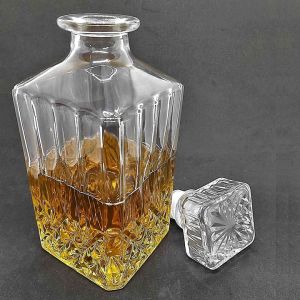 Chai Thủy Tinh đựng rượu Vuông dung tích 750 ml trong suốt cao cấp