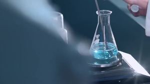 🎃现货🎃琪瑟山茶花多肽靓颜素颜霜面部隔离霜防水透气细腻清爽不黏腻 Qise Camellia Polypeptide Brightening Cream Face Primer Waterproof Breathable Delicate Refreshing Non-Sticky