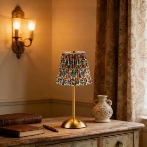 DSIUY Metal Base Pleated Desk Lamp Fabric Shade Pastoral Style LED Night Light Vintage USB Charging Touch Bedside Lamp Living Room