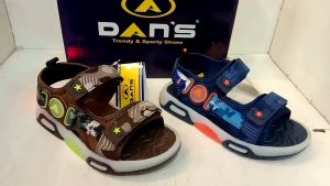 TERBARU SANDAL GUNUNG LAMPU LED ANAK LAKI-LAKI DANS LATTO BEST SELLER BERKUALITAS TERBAIK TERMURAH TERPOPULER TOP EDISI DAN TETAP TERLARIS
