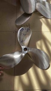 Chân vịt inox 4 tấc 8 chạy trái chân vịt inox 316 3 cánh