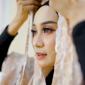 mukena rukuh alat sholat wanita dewasa 2 in 1 resleting depan bawah dagu motif bunga Humaira arrafi bordir renda rayon premium terbaru terlaris best seller daily 2023 katun premium exclusive tidak kusut bahan adem cantik gratis ongkir bayar di tempat COD