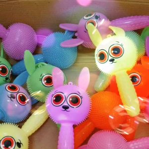 Anju1234 Mainan KERINCINGAN anak Balita Cewe Cowo Music Stick Rattle kerincingan nyala Dan Bunyi Toet Toet Kerincingan