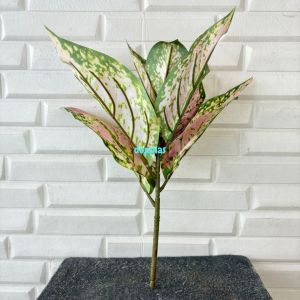 Tanaman Artificial Daun Plastik Aglonema Lipstik Hijau & Pink Latex Dekorasi Ruangan Dekorasi Rumah Aesthetic