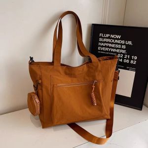 Travel Bag Shoulder Waterproof and Anti-dirty Shoulder Bag Large Capacity Nylon Sense of Style