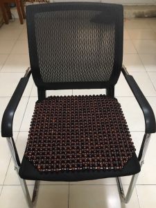 Đệm Lót Ghế Văn Phòng Hạt Gỗ Trắc Cao Cấp - Kích Thước 45cmx45cm hạt 1.2cm ( hình thật )