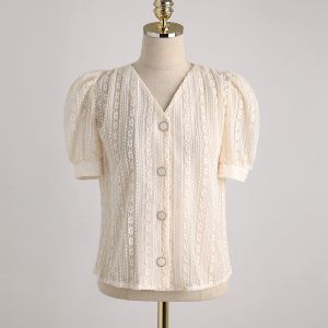 LH.Monday เสื้อลูกไม้ไอเทมสุดสวย ไม่ว่าจะผ่านไป กี่ปีก็ไม่มีเอ้าท์ สาวๆห้ามพลาด