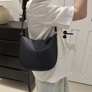 Women Crossbody Bag PU Leather Casual Tote Handbag for Daily Use and Outdoor Outings in Elegant Black
