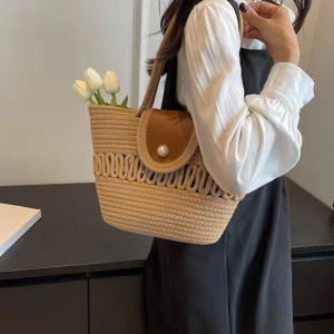 LHMoonlight แนะนำ  กระเป๋าแฟชั่นผู้หญิงรุ่นใหม่ ดีเทลดีมาก สวยน่ารักละมุนใจสุดๆ จับแมทช์ได้ง่าย ใส่กับชุดไหนก็เข้า ราคาถูก  มาจับมาจองกันได้