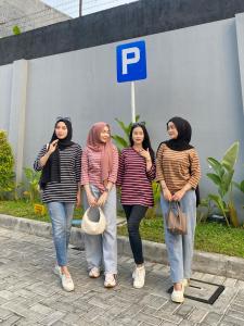 BERIA ATASAN SALUR STRIPE BLOUSE OVERSIZE BODYFIT BAHAN KATUN NYAMAN