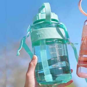 Bình Đựng Nước Sports Cup Phong Cách Thể Thao Có Ống Hút Và Dây Đeo Tiện Lợi-Có chứng nhận an toàn sức khỏe