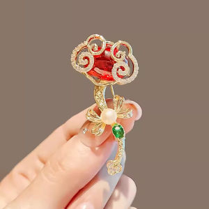 Fashion Ruyi Brooch with Pearl Accents Gold Plated Zircon Lucky Symbol Pin for Day to Night Wear Versatile Statement Accessory