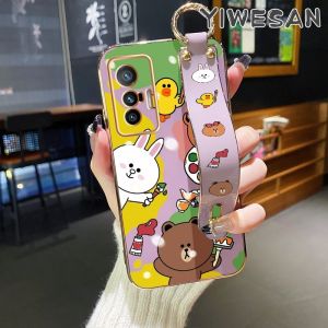 Yiเวปไซต์เคสสำหรับ Vivo X70 Pro X80 Proเคสโทรศัพท์กันกระแทกบางดีไซน์ใหม่สายรัดข้อมือการ์ตูนหมีน่ารักเคสซิลิโคนเคลือบเต็มกล้องเคสป้องกันแบบนิ่ม