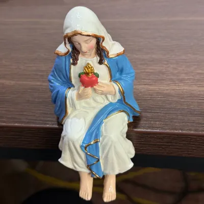 MICANGP Hand Painted Jesus Figurine I Am with You Always Sitting Pose Religious Figurine Desk Companion Handmade Resin Jesus Ornament Home Decor