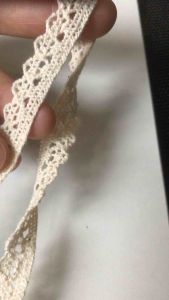 ผ้าลูกไม้ถักเส้น12บาท สีเบจ กว้าง1cm -1.2cm ยาวราคาหลาละ12บาท