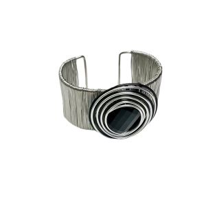 GUDAN สีเงินสี สร้อยข้อมือลวดโลหะ สายพันกัน PUNK Goth สร้อยข้อมือพลอยเทียม แฟชั่นสำหรับผู้หญิง เครื่องประดับมือมือ กำไลข้อมือผู้หญิง สำหรับผู้หญิง