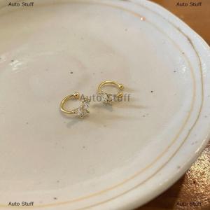 [COD] Auto Stuff ต่างหูแบบหนีบหูรูปผีเสื้อขนาดใหญ่ เล็กทำจากคริสตัลไม่เจาะหูสำหรับผู้หญิงที่พันหูปลอม1คู่