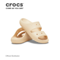 Crocs Unisex Classic Sandal V2 in Shitake. 