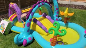 INTEX childrens inflatable swimming pool family large ocean ball pool household baby fountain castle family outfit