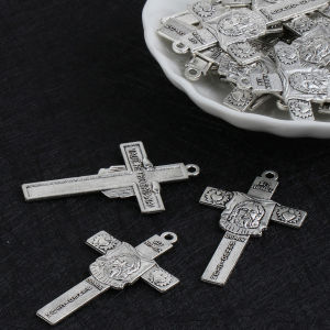 10Pcs Carved Face Of Christ Portrait Charms Holy Face Crucifix Jesus Cross Pendants for DIY Making Accessories DOMINI BENEDICTUM