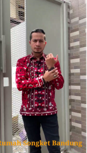 (BISA COD)KEMEJA MOTIF SOIMAH SONGKET PRINTING PABRIK PREMIUM FULL PURING KANCING MEWAH TANGAN PENDEK DAN PANJANG UNTUK COUPLE SOIMAH GAYATRI TERSEDIA UNTUK SERAGAM KELUARGA BISA CHAT ADMIN YA / GALLERYKEBAYA / RUMAH KEBAYA BANDUNG