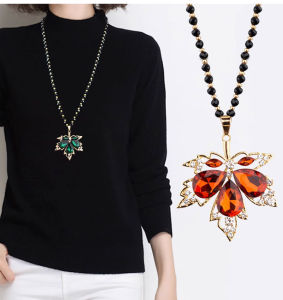 vivi lifestyle Exquisite Beaded Rhinestone Fox Necklace