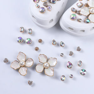 Crocs Charms Shoes Flower Buckle Garden Shoes Crystal Diamond Decorative Accessories Detachable Clogs Chain for Crocs