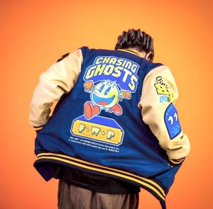 Jaket Varsity Essentials Bahan Katun Tebal Motif Keren