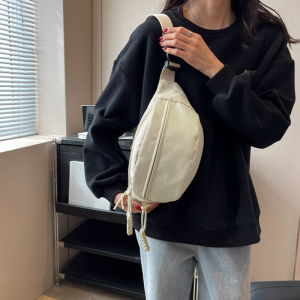 LHShoess งานใหม่ฮอตฮิตพร้อมส่ง กระเป๋าแฟชั่นคาดอก งานสวย ทรงเก๋ วัสดุอย่างดี ราคาน่ารัก พร้อมส่งถึง 6 สีให้เลือก ตัวสายคาดอกสามารถปรับได้ตามต้องการ ใครมองหากระเป๋าดีๆขอแนะนำรุ่นนี้เลย