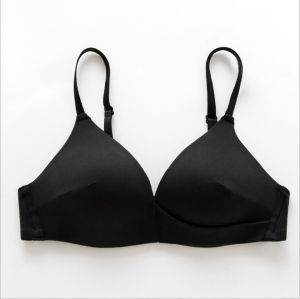 VR-013 เสื้อในผู้หญิง ไร้ขอบ ไร้โครง ไขว้หน้า ฟองน้ำบาง บราไร้โครง