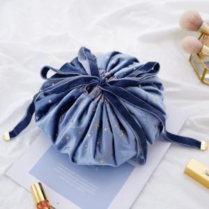 Noble practical velvet Sanitary Pads Holder Bag Makeup Bag Vintage Cosmetic Organizer Toiletry Bag Travel Case Pouch