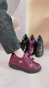 Old Beijing Cloth Shoes Winter Womens Cotton Shoes with Fleece Lining Thickened Warm Mom Shoes Flat Middle-aged Grandma Cotton Boots