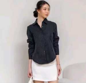 Kemeja Lunar Stripe Fitted Body Atasan Wanita Salur Matt Semiwoll Terbaru