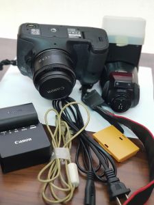 PRELOVED!!! Canon EOS 7D Camera DS126251 w/ Sigma DG 70-200mm F2.8 L IS USM Lens Sigma 24-70mm f/2.8 EX DG HSM Lens Canon EW83F Lens Hood Canon Speedlite 580EX E-TTL II Flash Strap Charger Filter 16GB Card and Jenova Bag (SET)