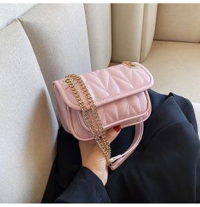 Womens one-shoulder small square messenger bag quilted design gold chain strap
