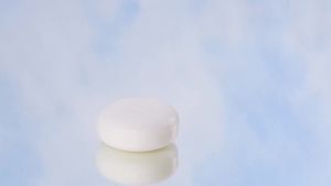 Inis Năng lượng từ biển – Xà phòng khoáng chất biển dành cho phụ nữ và nam giới dung tích 35 ounce.    Xà phòng cục dành cho nam và nữ có chứa bơ hạt mỡ muối biển và tảo biển hương thơm tươi mát của đại dương.
