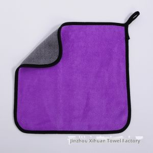 Vải khăn lau xe hơi bằng sợi microfiber siêu thấm với cạnh và vòng treo được gia cố để quét bụi và đánh bóng hiệu quả