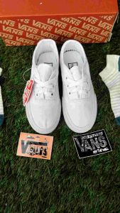 SEPATU ANAK VANS AUTENTIK: PILIHAN UNTUK SEKOLAH & BERMAIN